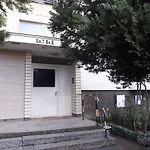 Tulips - Guest Room Close To The Airport, Free Street Parking