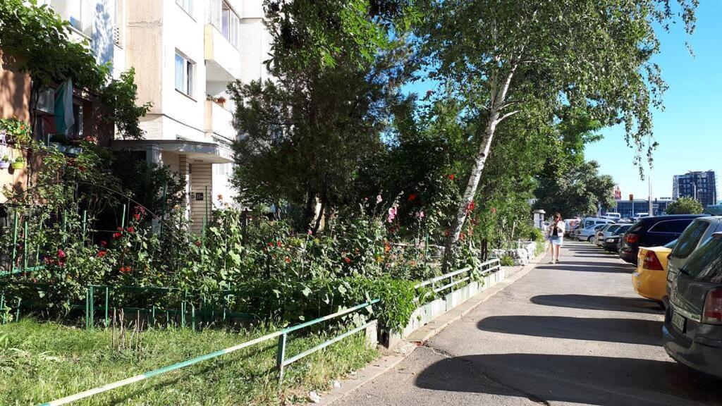 Homestay Tulips - Guest Close To The Airport, Free Street Parking Sofia