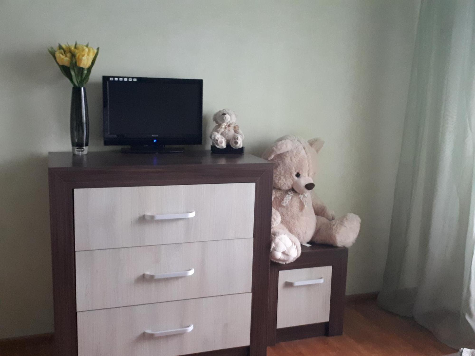 Tulips - Guest Close To The Airport, Free Street Parking Homestay *